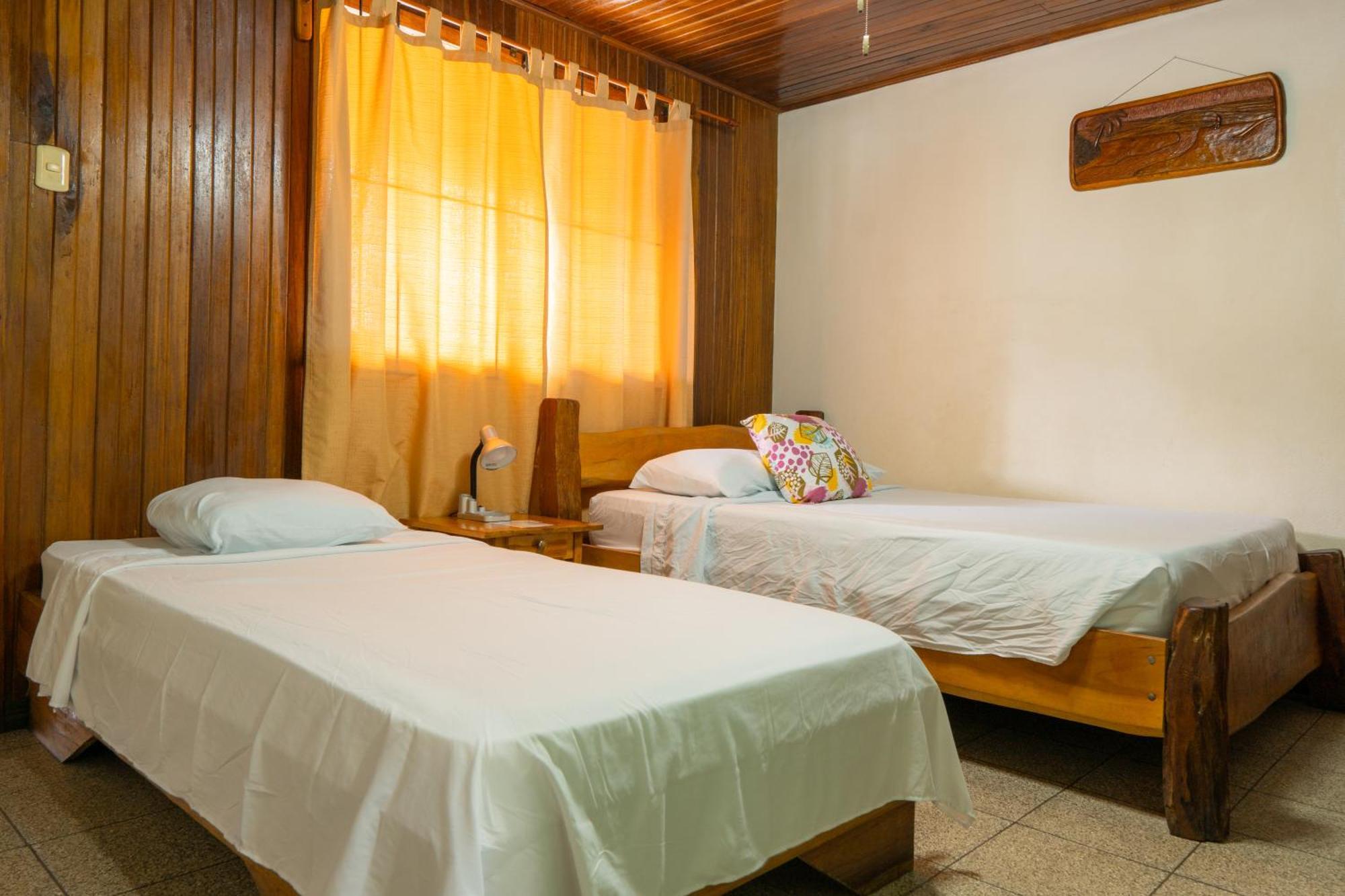 Cabinas Arrecife Cahuita Buitenkant foto