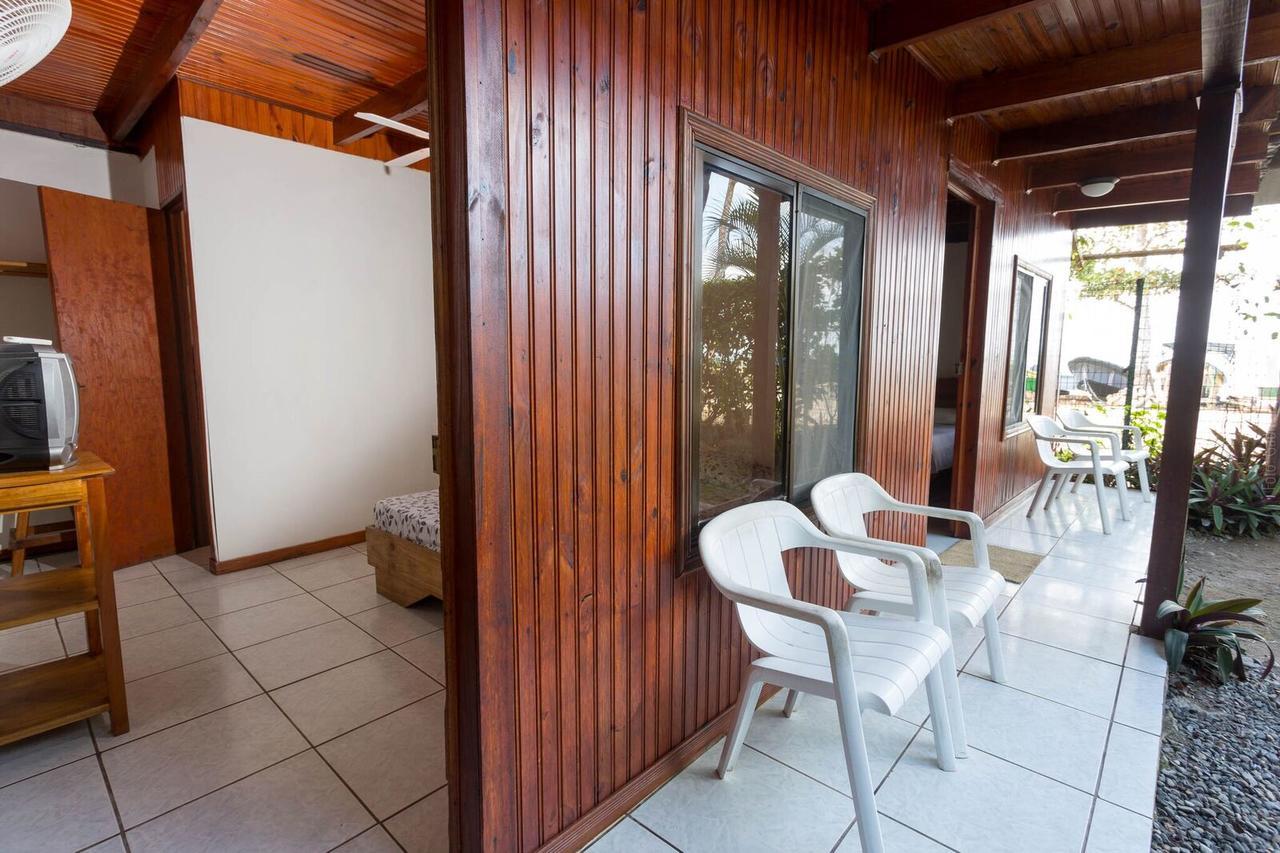 Cabinas Arrecife Cahuita Buitenkant foto