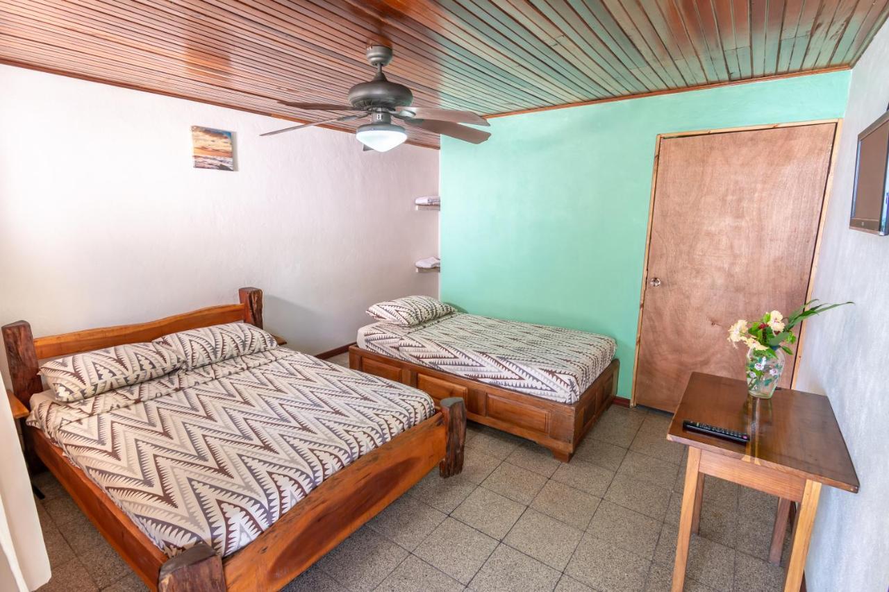 Cabinas Arrecife Cahuita Buitenkant foto